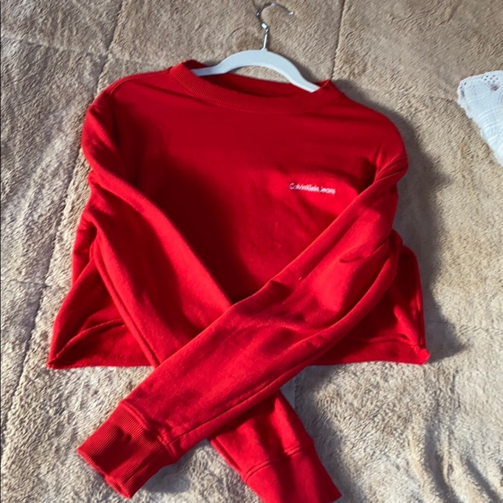Calvin Klein Cropped Red sweater - Picture 2 of 2